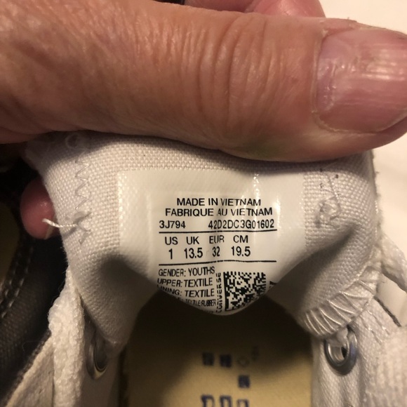 EUC All Star Coverse Size 1 Kids Wore Once Do Not Have Box - Picture 7 of 7